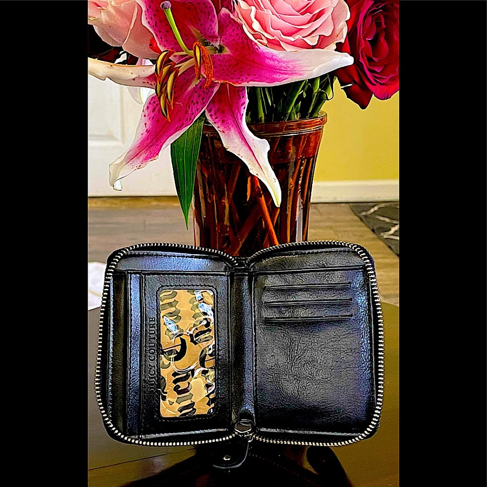Juicy Couture Black, White, & Pink Wallet - Picture 5 of 7